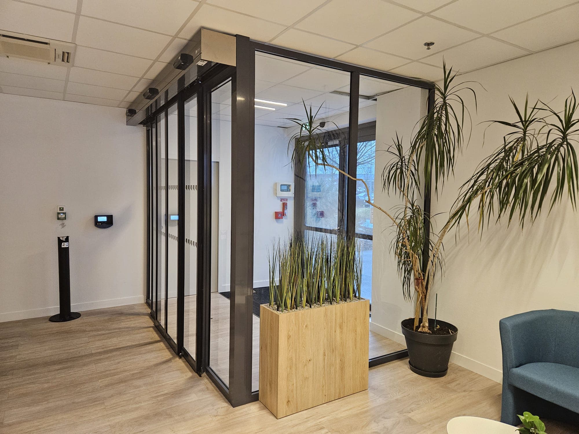 Portes piétonnes automatiques — Siège social